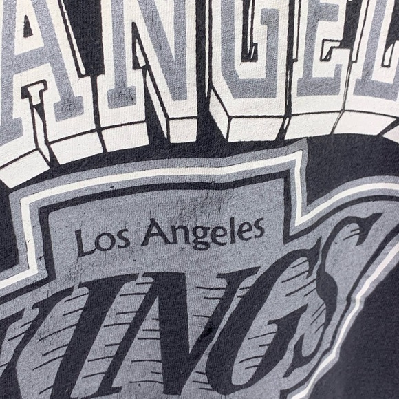 Vintage 1989 Los Angeles kings graphic shirt - Picture 3 of 13